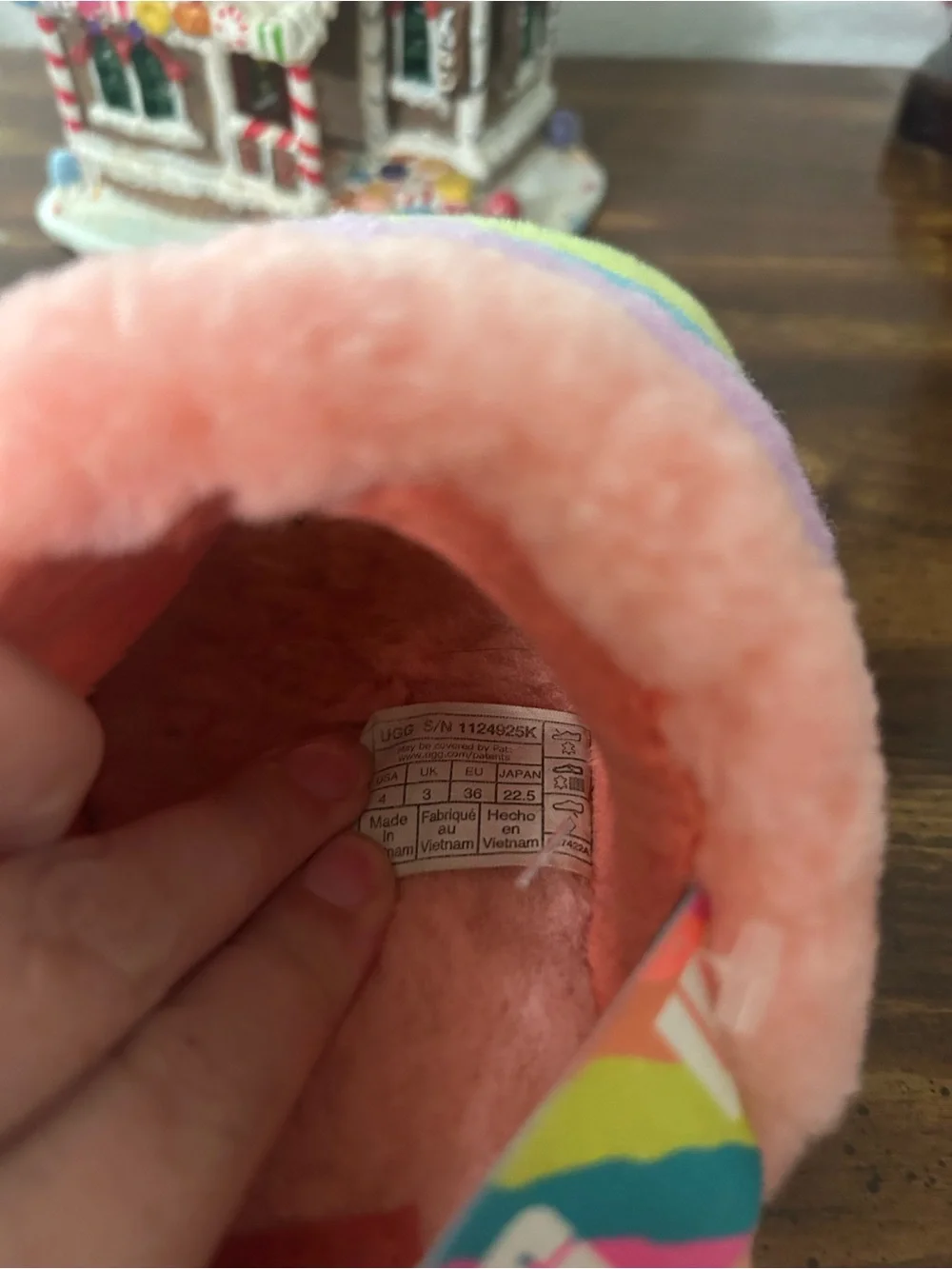 UGG Fluff Yeah  Rainbow Slide Slippers Size 4 Kids / 6 Women